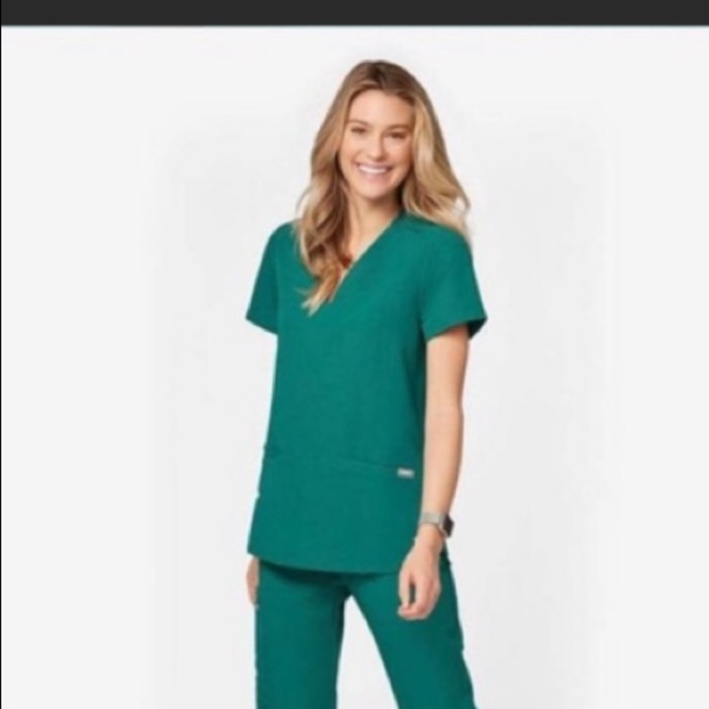 ISO FIGS CATARINA TOP IN XS HUNTER GREEN